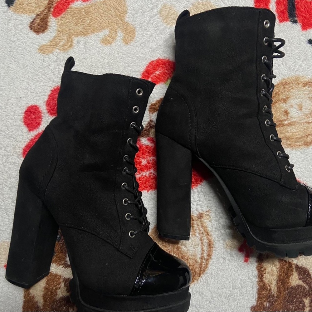Chic Black Lace-Up Heeled Boots
